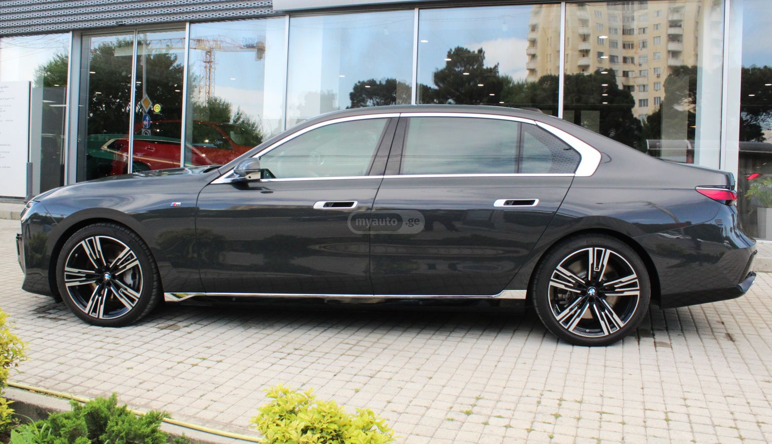 იყიდება BMW 760 2023 | MYAUTO.GE ავტომობილების ყიდვა გაყიდვა, გაქირავება
