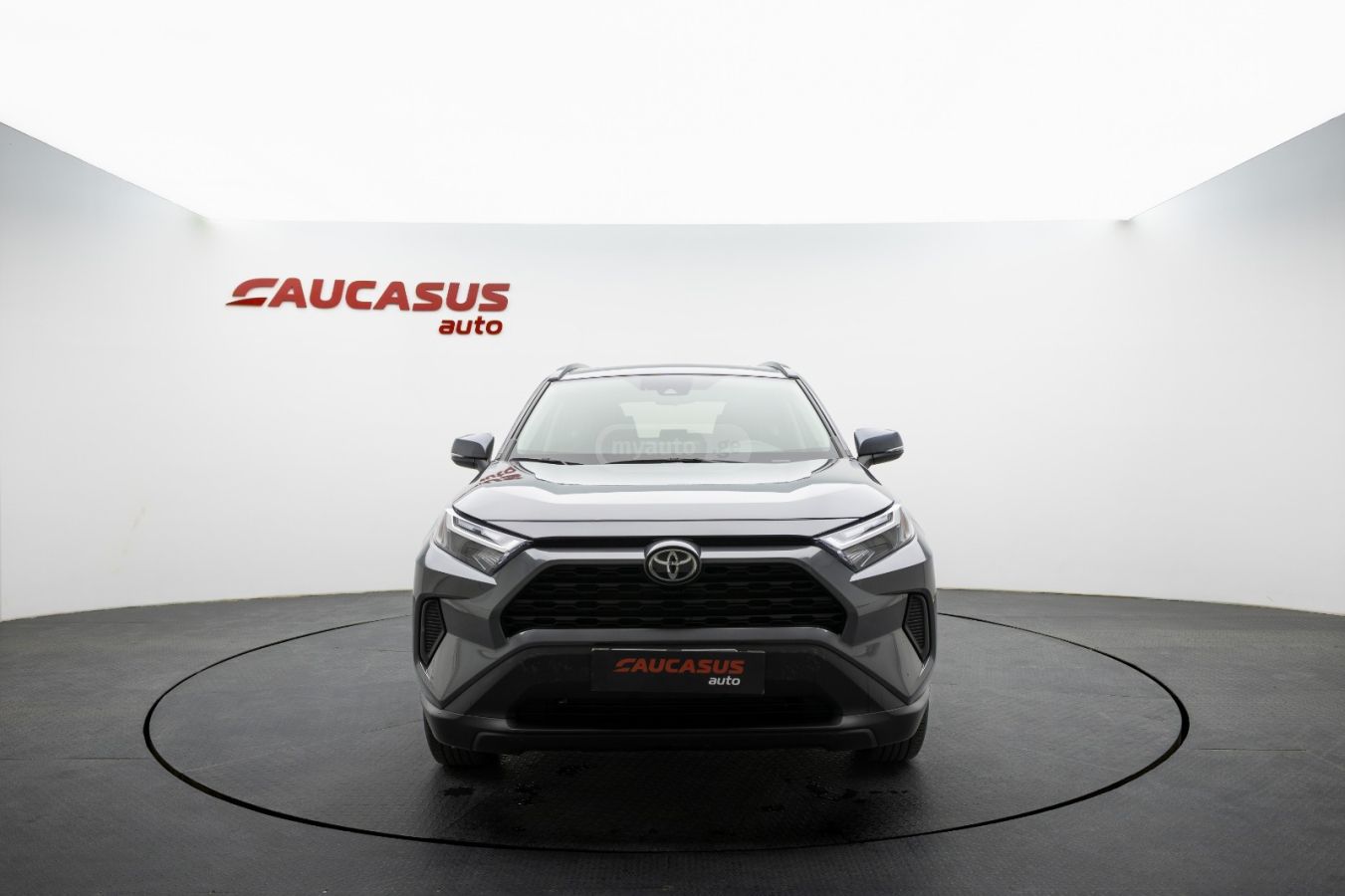 Toyota RAV 4 - фото 1