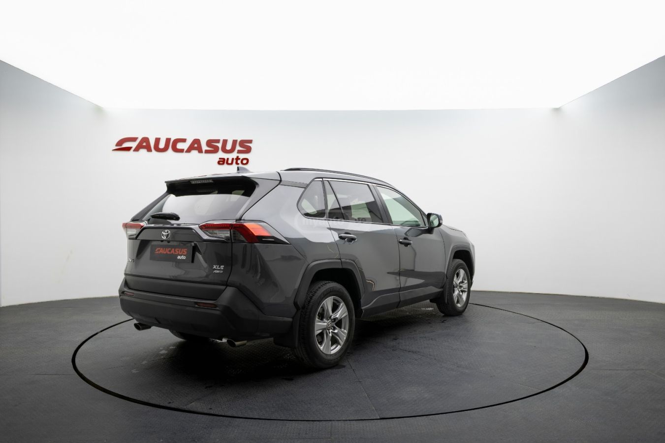 Toyota RAV 4 - фото 3