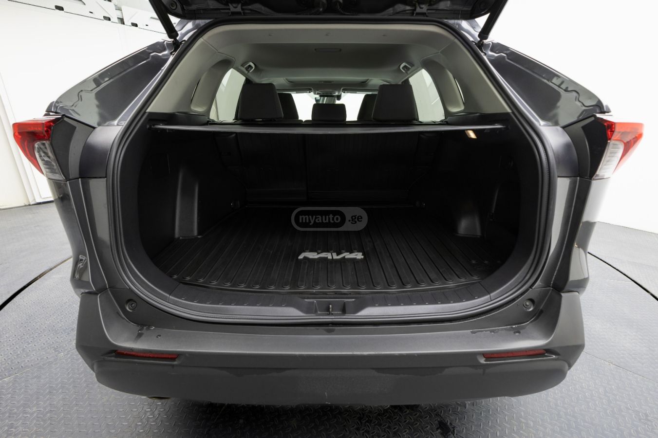 Toyota RAV 4 - фото 7