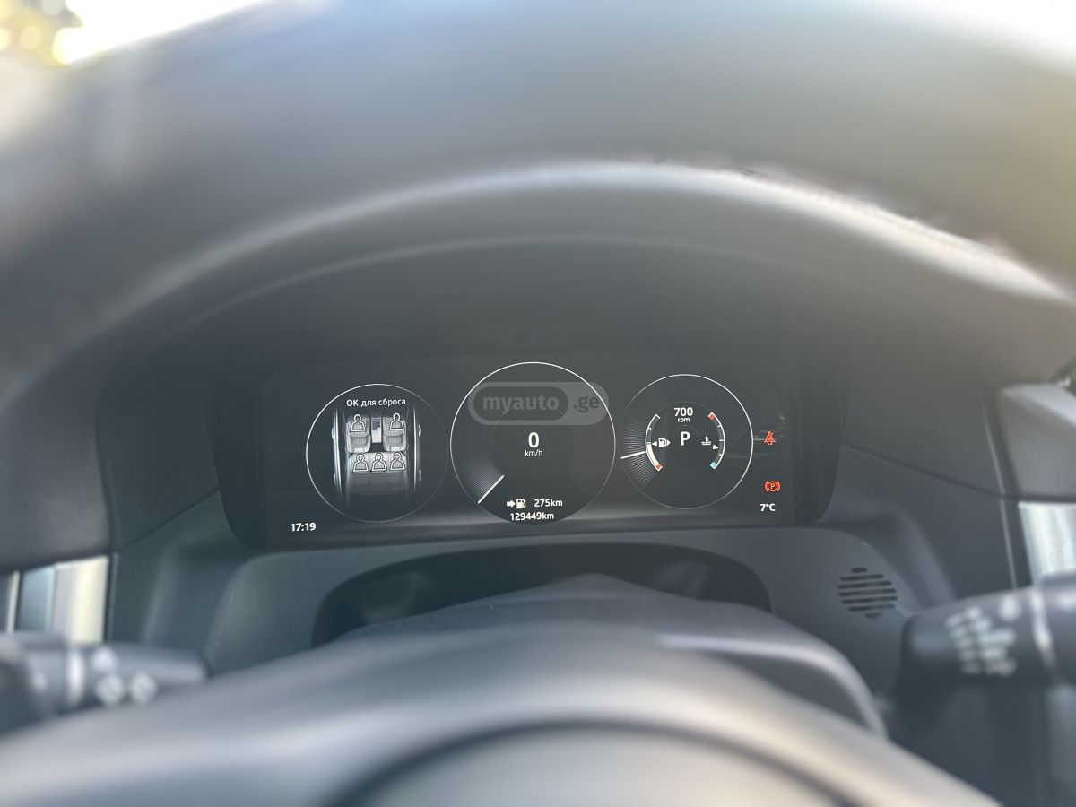 Jaguar XF - фото 8