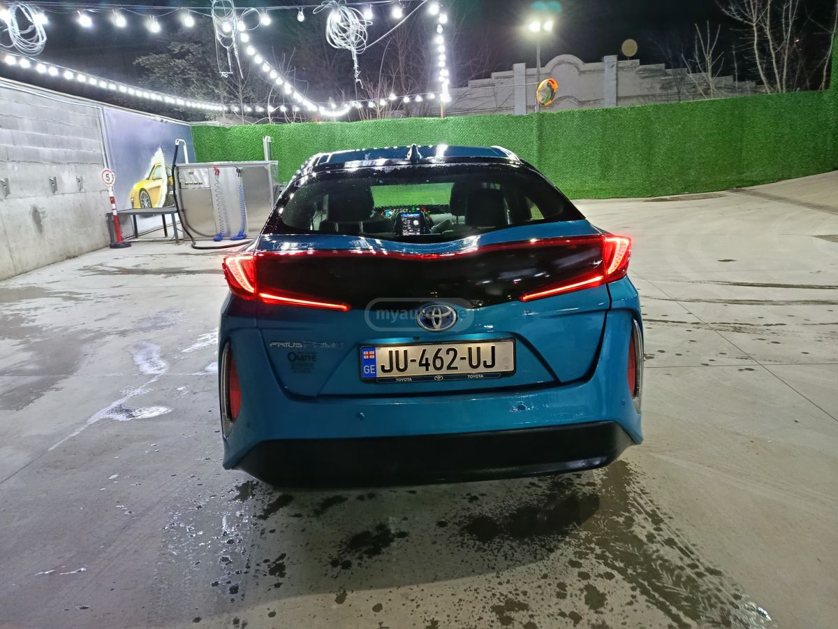 Toyota Prius Prime - фото 2