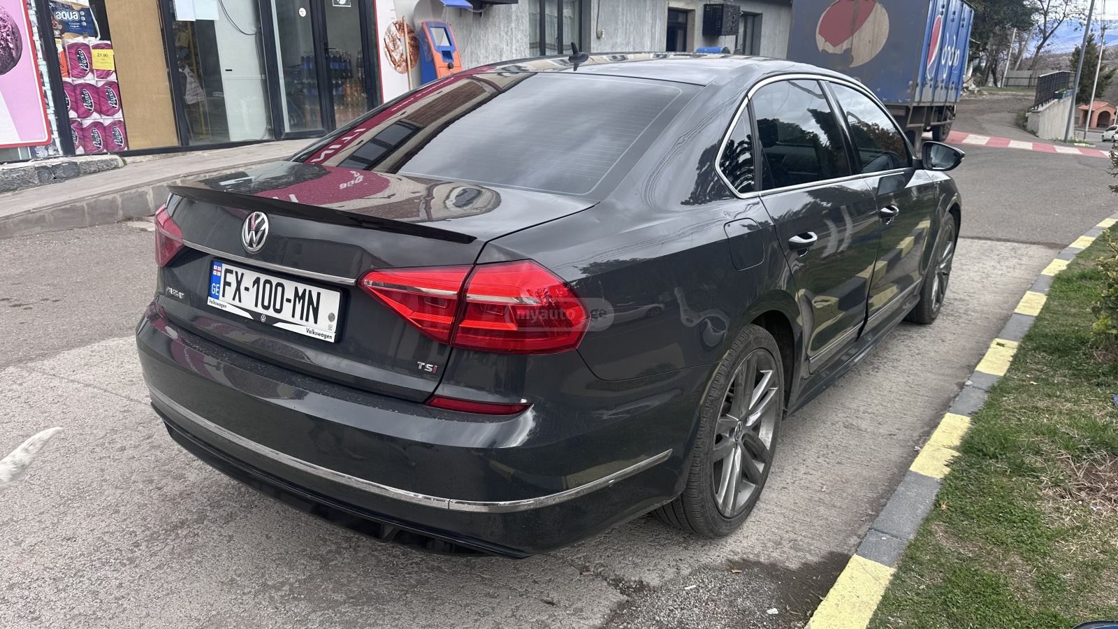 Volkswagen Passat - фото 3