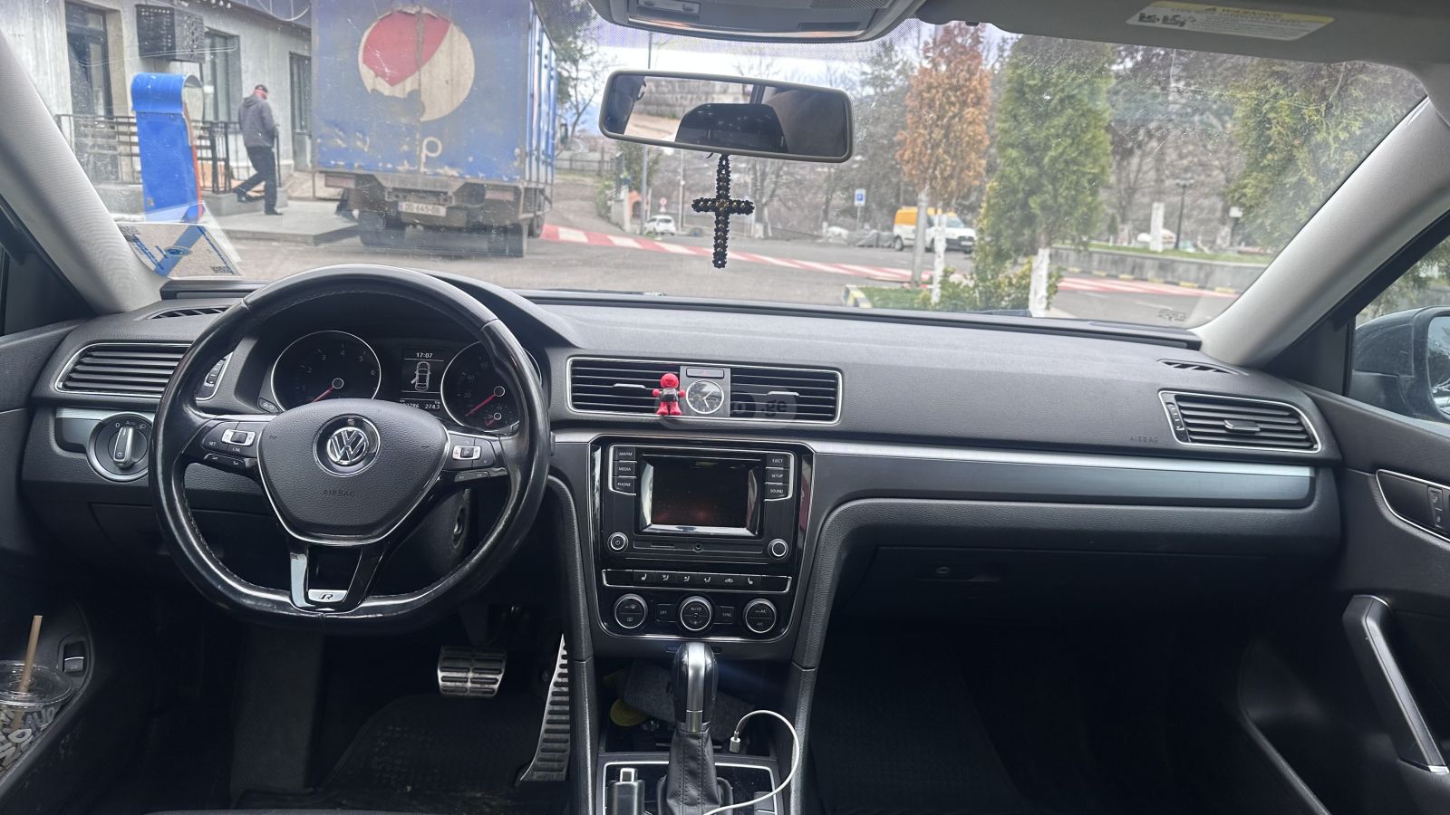 Volkswagen Passat - фото 6