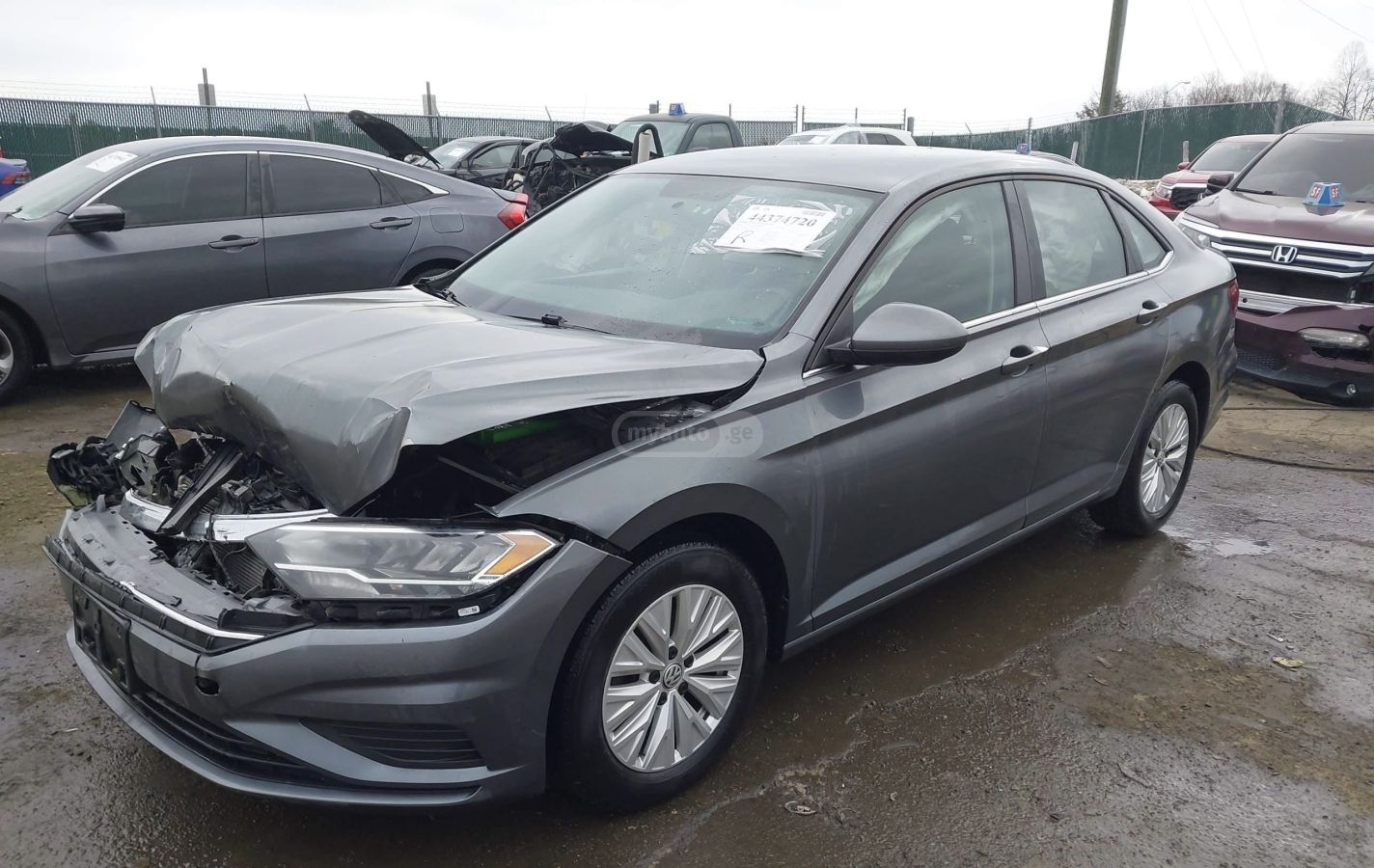 Volkswagen Jetta - фото 1