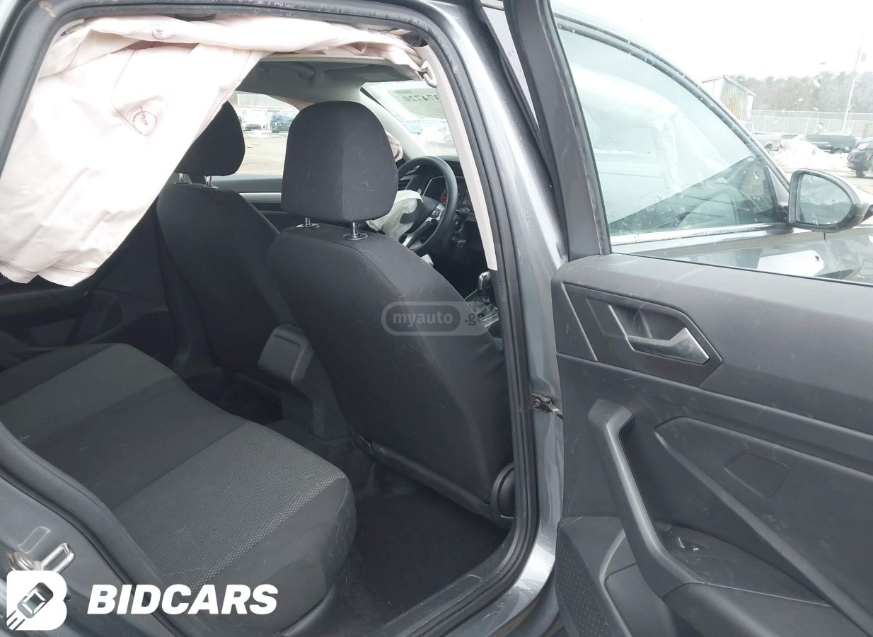 Volkswagen Jetta - фото 12