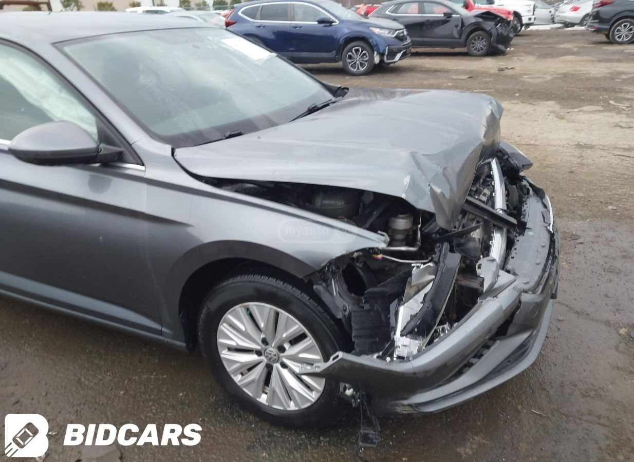 Volkswagen Jetta - фото 2