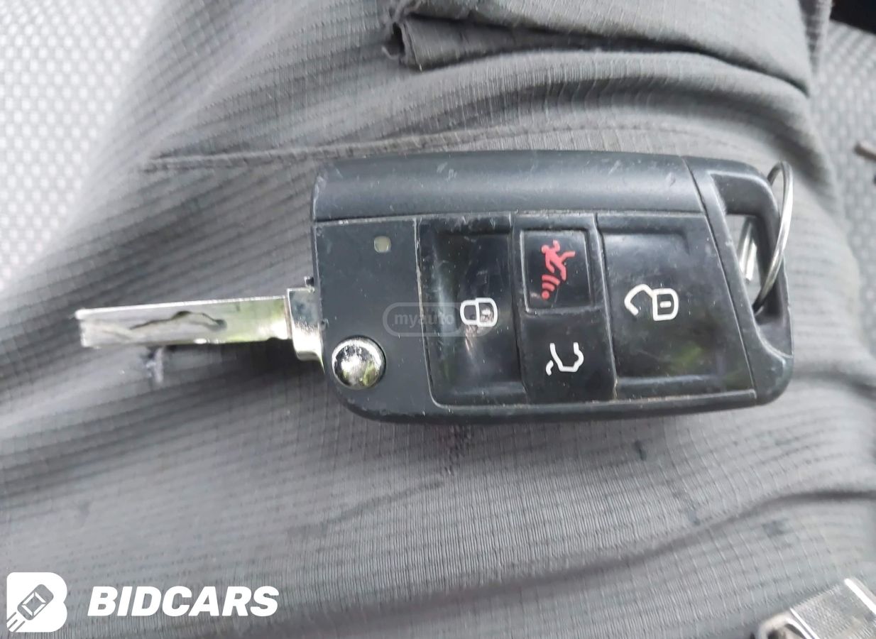 Volkswagen Jetta - фото 8