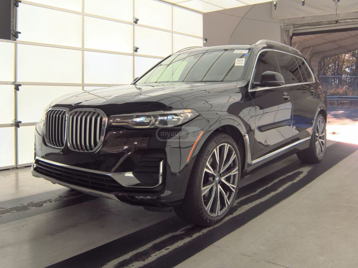 BMW X7 - фото 1