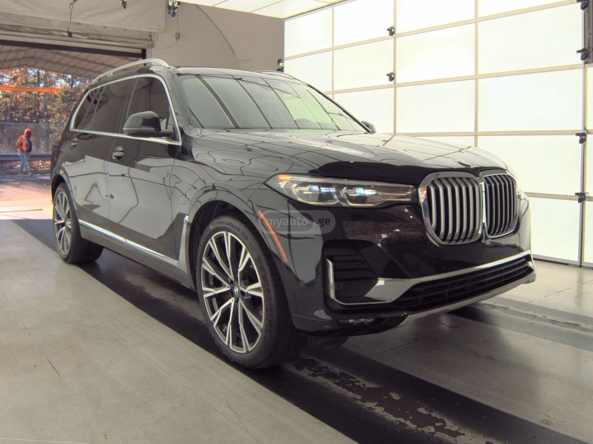 BMW X7 - фото 2