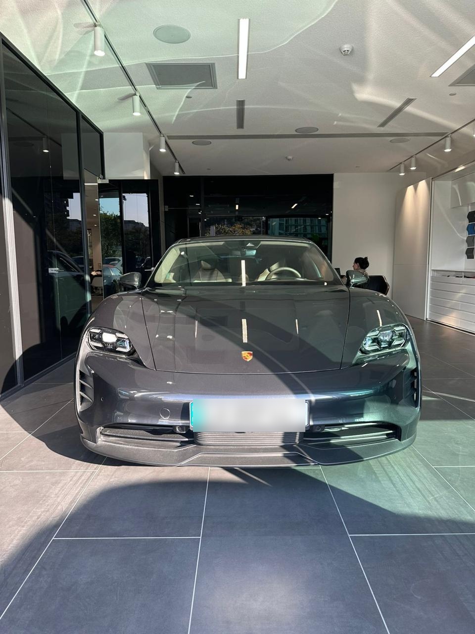 Porsche Taycan 4 S - фото 2