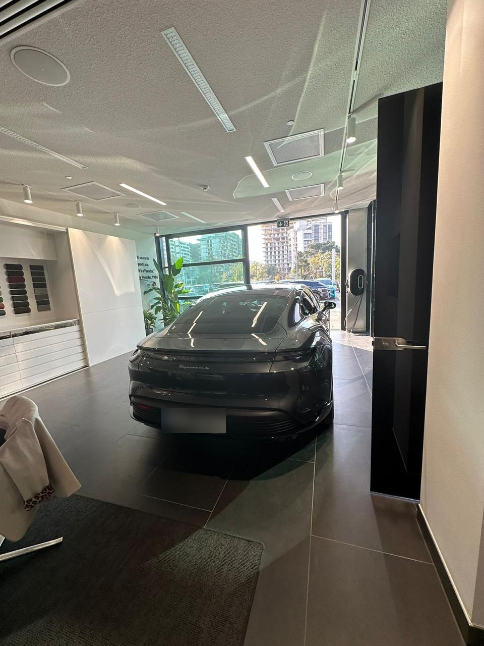 Porsche Taycan 4 S - фото 3