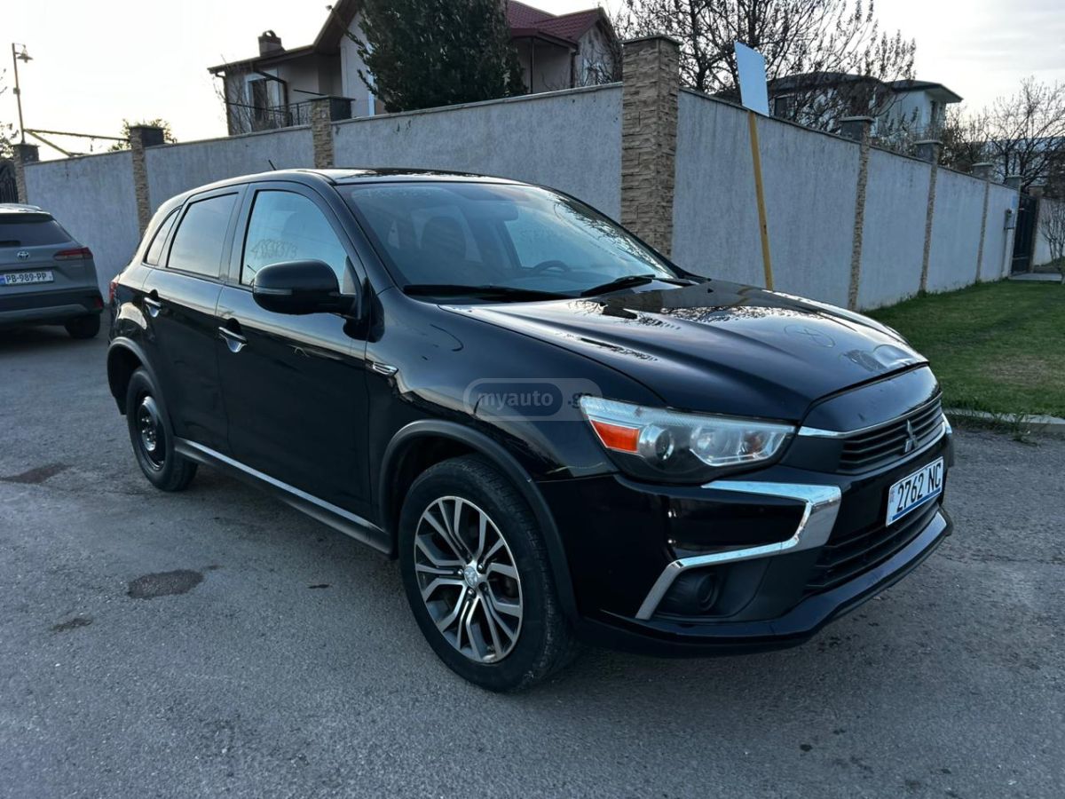 Mitsubishi Outlander Sport - фото 1