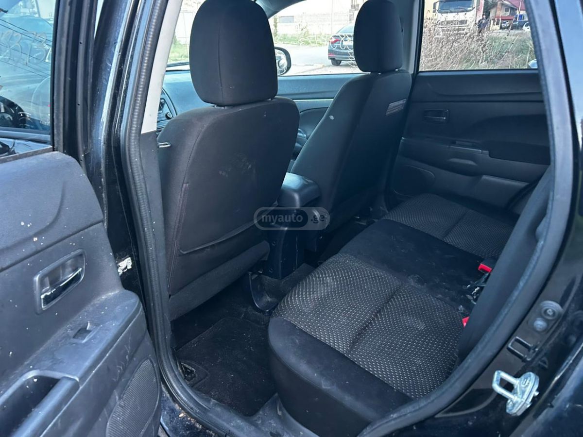 Mitsubishi Outlander Sport - фото 11