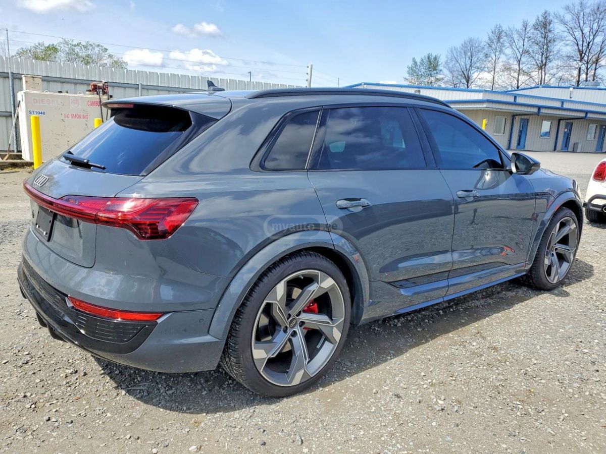 Audi SQ8 - фото 3