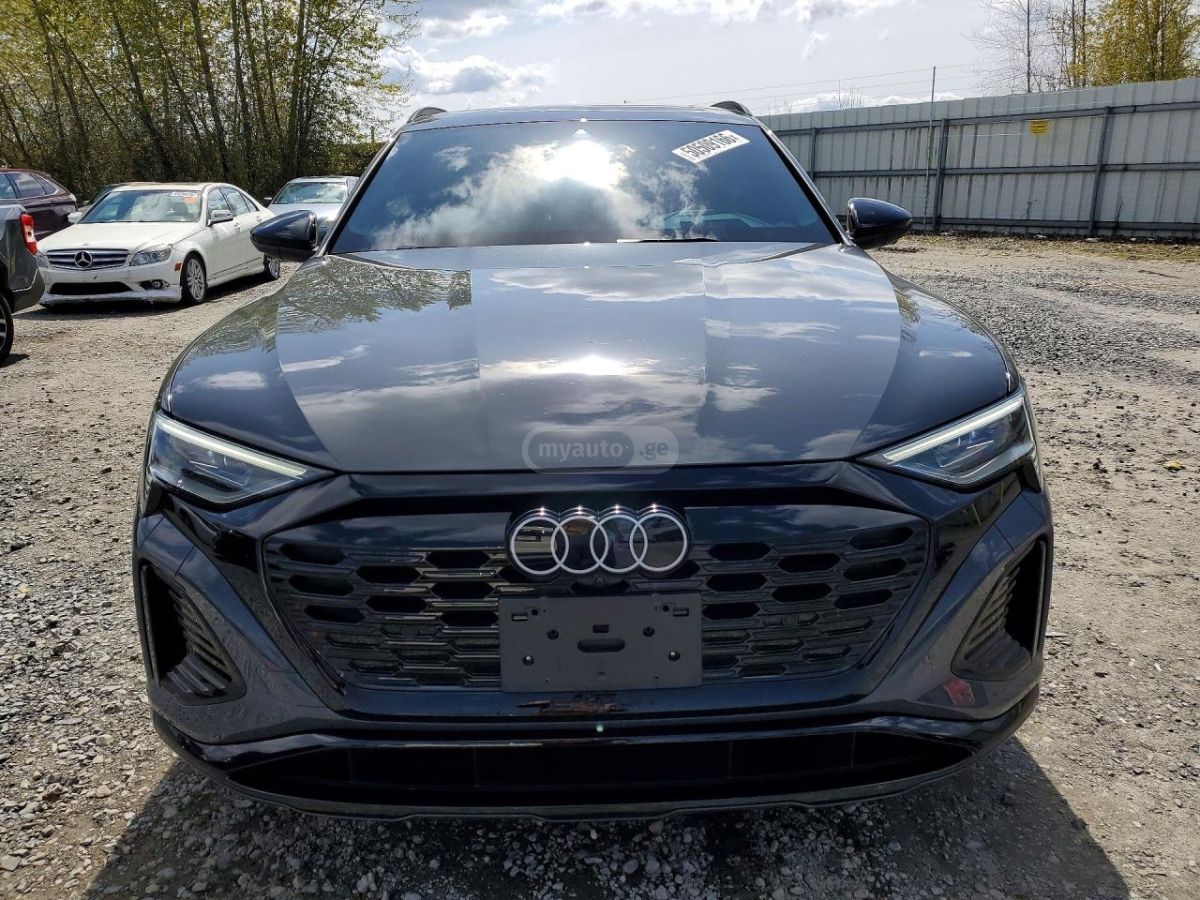 Audi SQ8 - фото 5