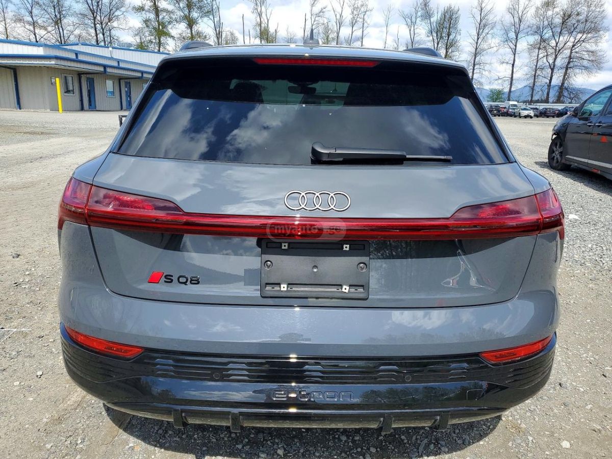 Audi SQ8 - фото 6