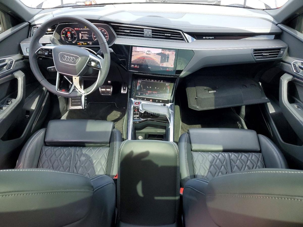 Audi SQ8 - фото 8