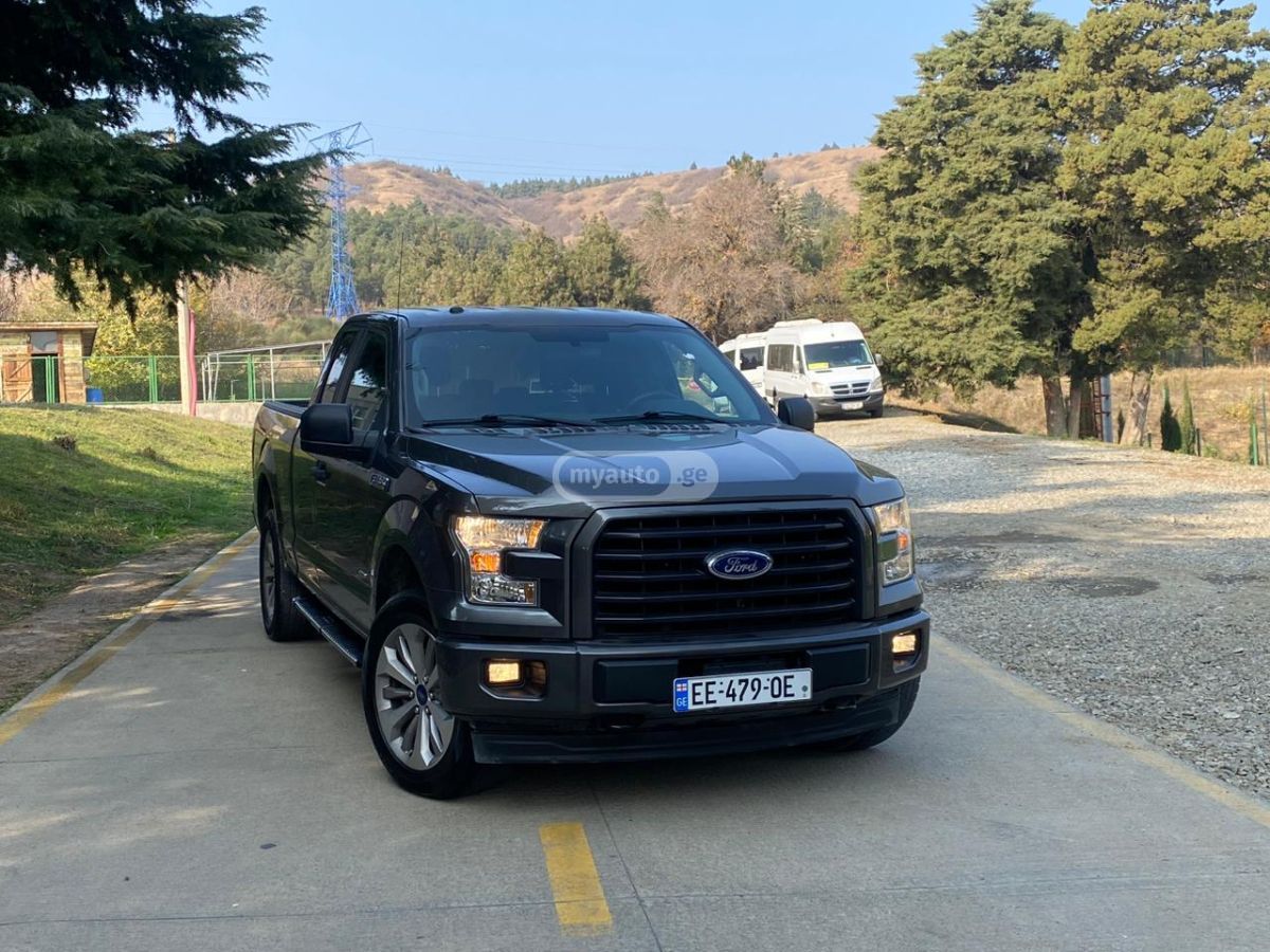Ford F150 - фото 1