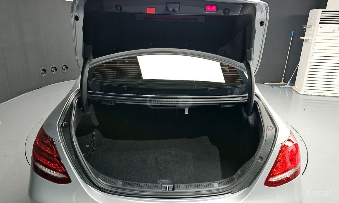 Mercedes-Benz E 250 2020 — миниатюра 14