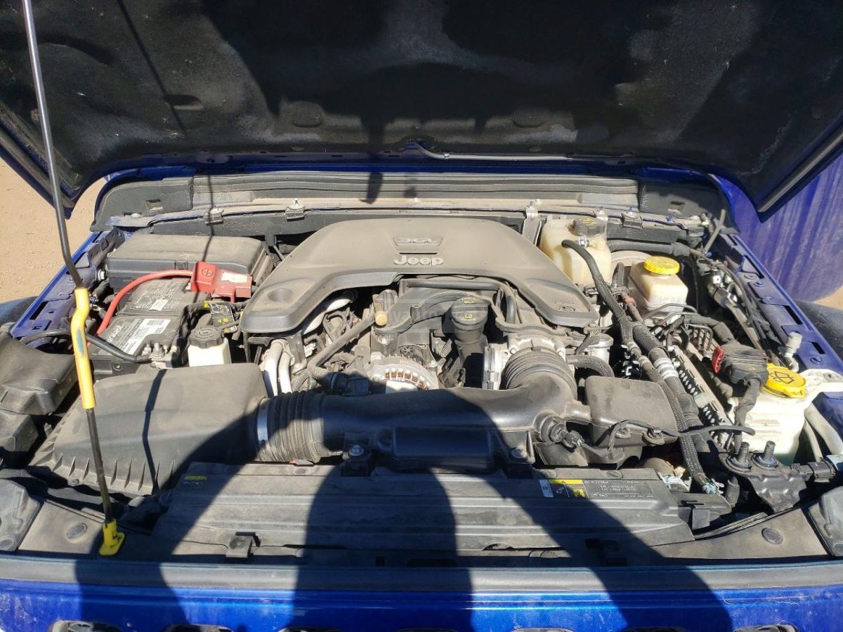 Jeep Wrangler - фото 11