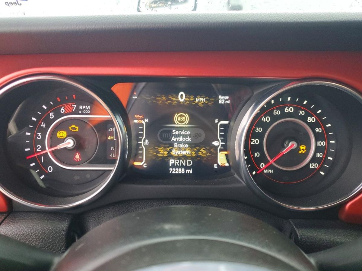 Jeep Wrangler - фото 9