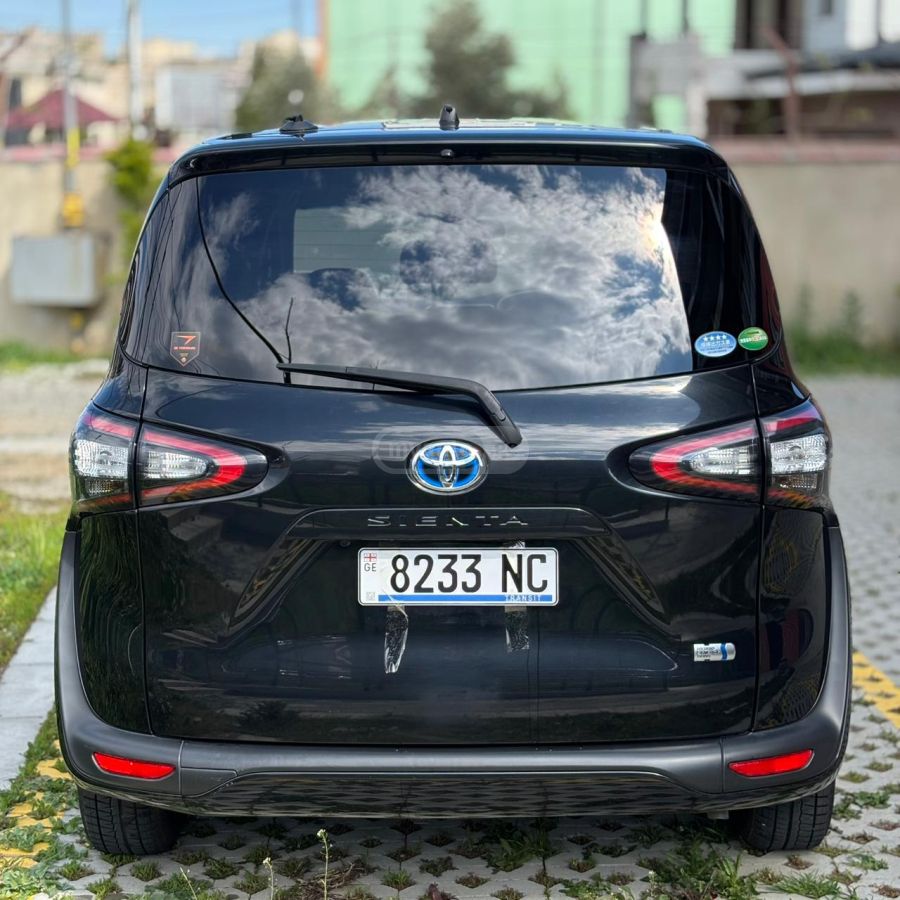 Toyota Sienta - фото 9