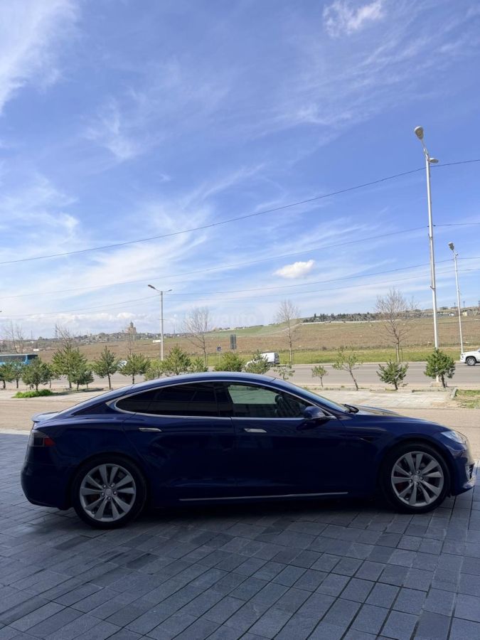 Tesla Model S - фото 5