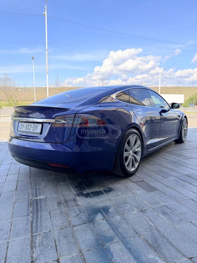 Tesla Model S - фото 6