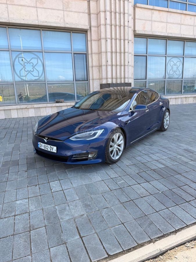 Tesla Model S - фото 8