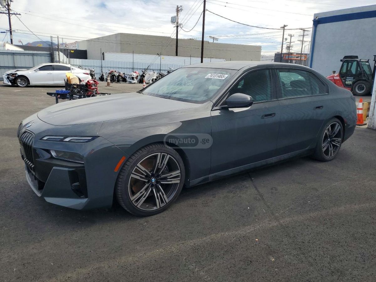 BMW 740 2023 — миниатюра 1