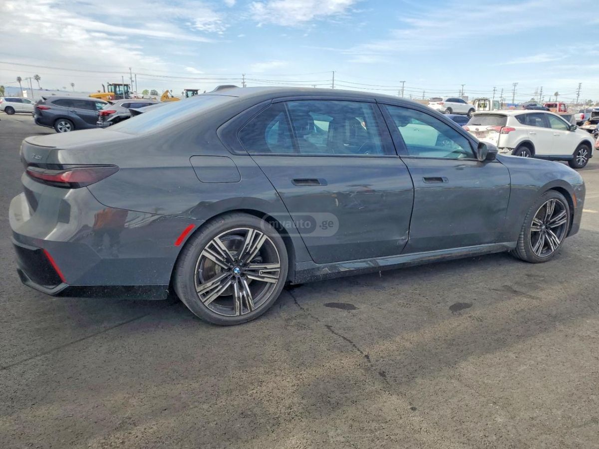 BMW 740 2023 — миниатюра 3