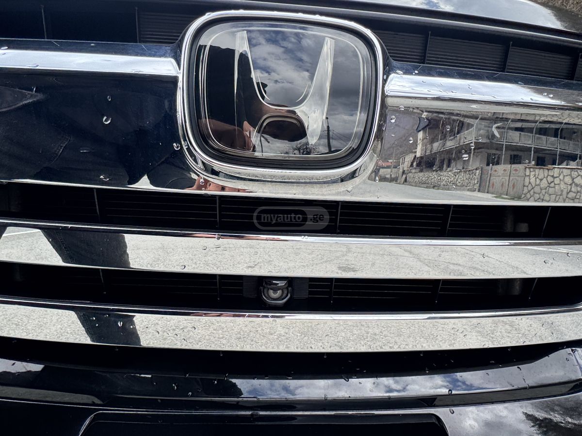 Honda Step Wagon - фото 10