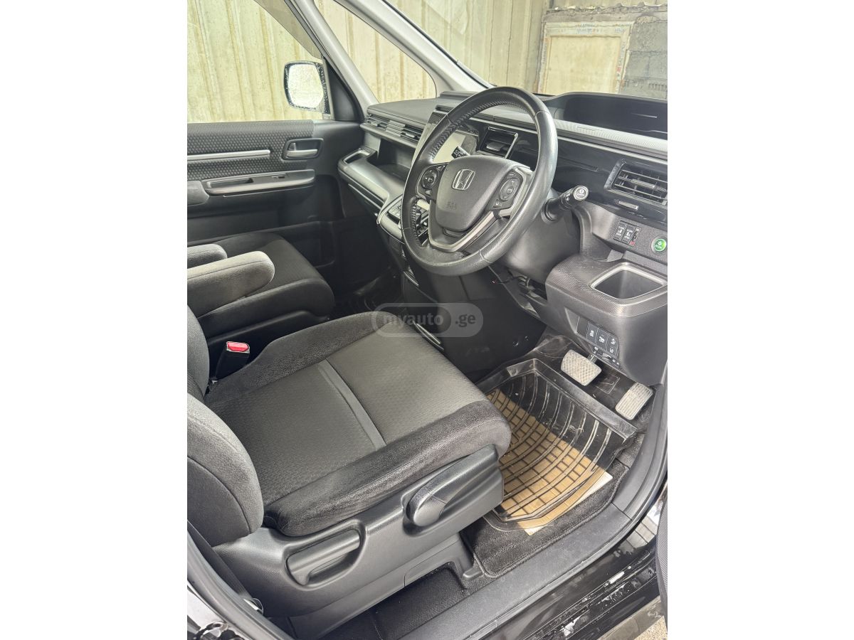 Honda Step Wagon - фото 11