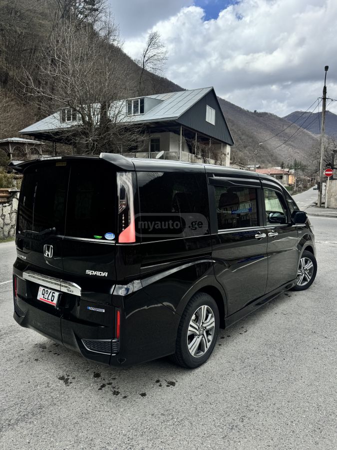 Honda Step Wagon - фото 4