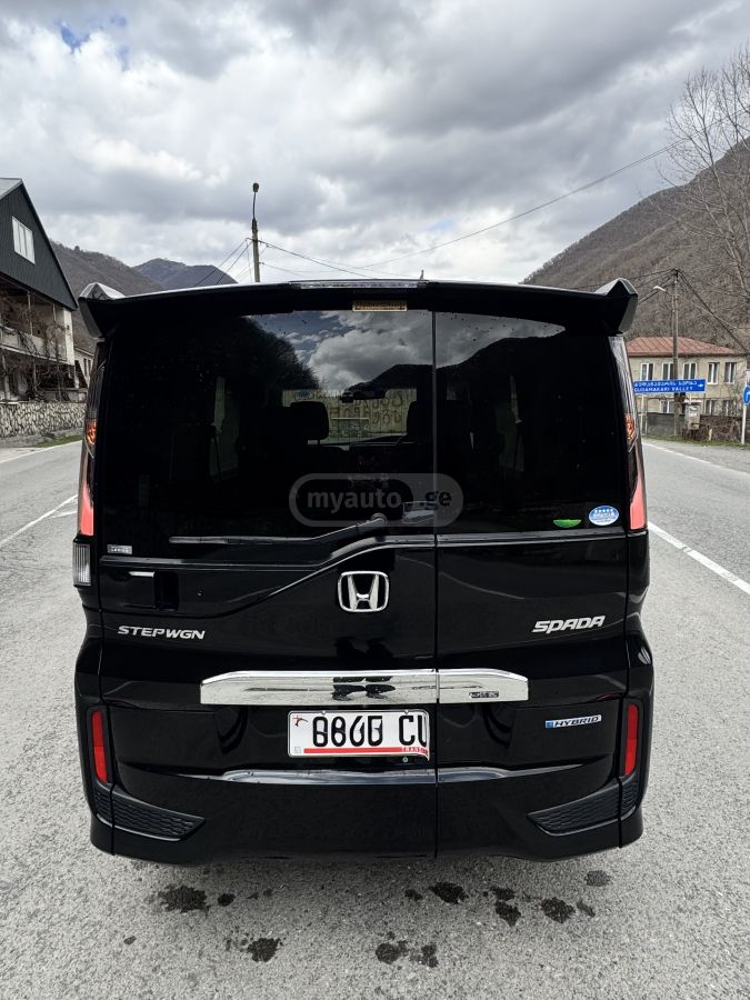 Honda Step Wagon - фото 6