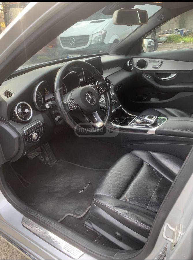 Mercedes-Benz C 300 - фото 7
