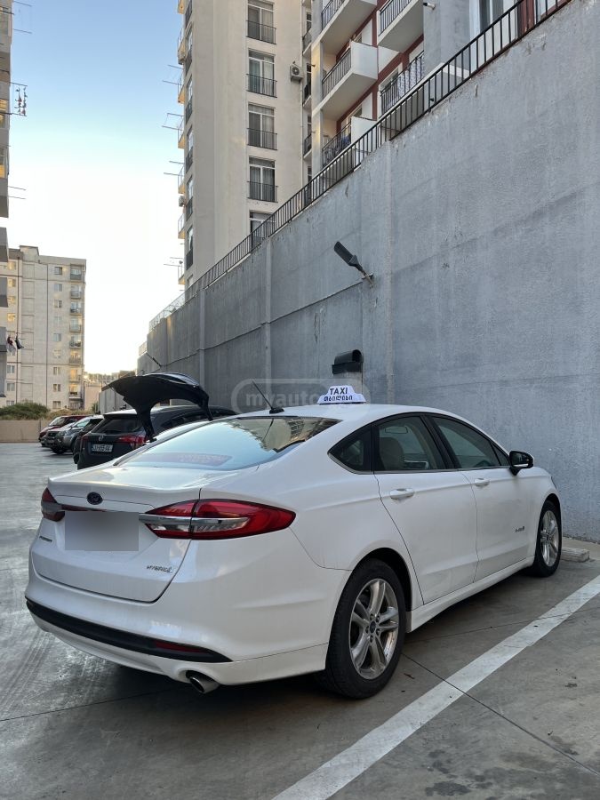 Ford Fusion - фото 10