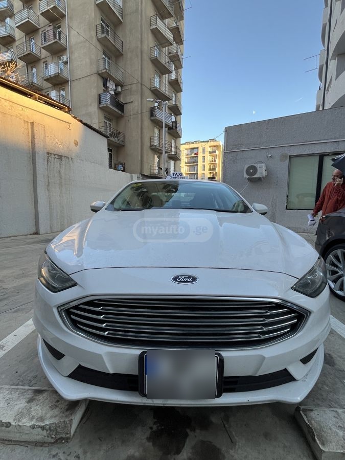 Ford Fusion - фото 4