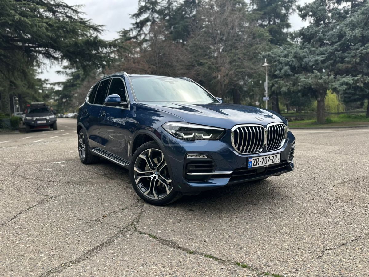 BMW X5 - фото 1