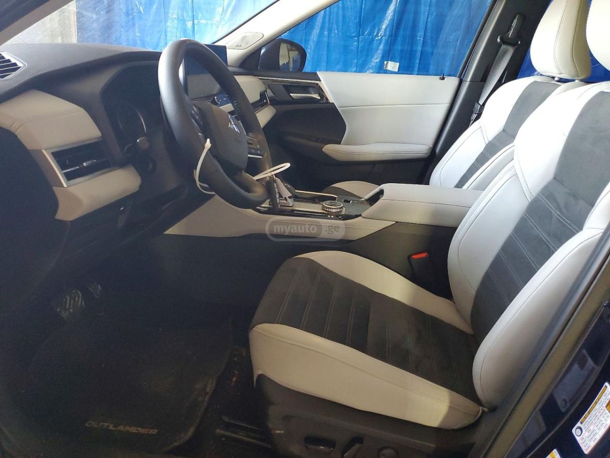 Mitsubishi Outlander 2025 — миниатюра 7