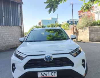 ToyotaRAV 4