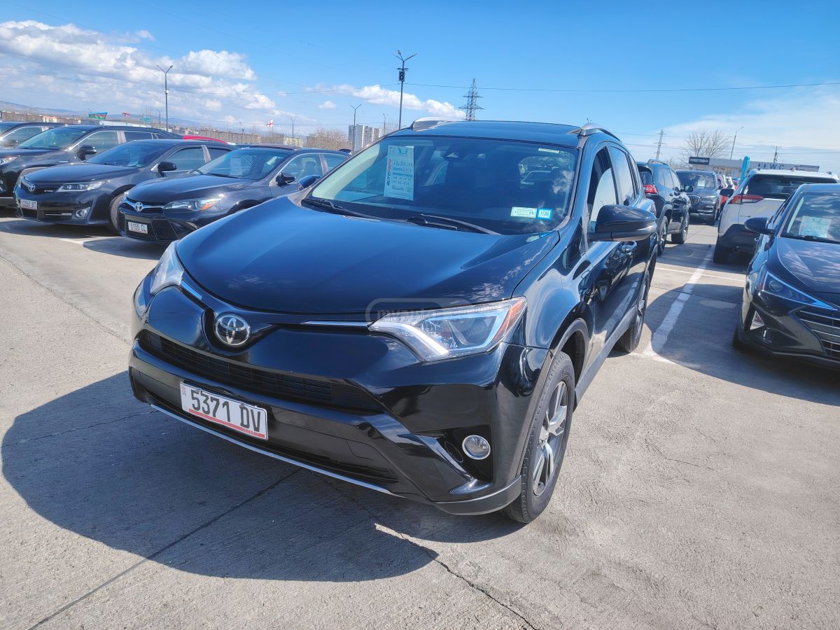 Toyota RAV 4 - фото 1