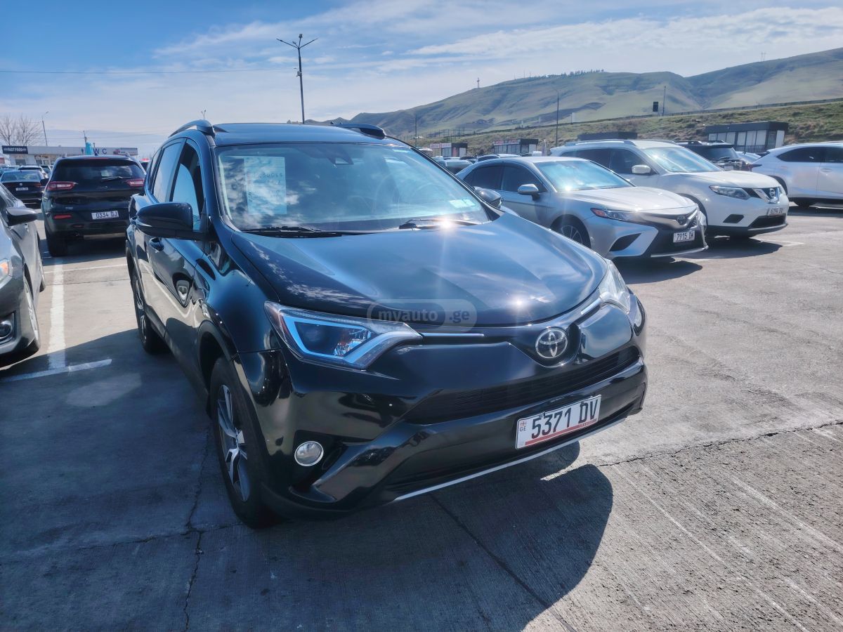 Toyota RAV 4 - фото 2