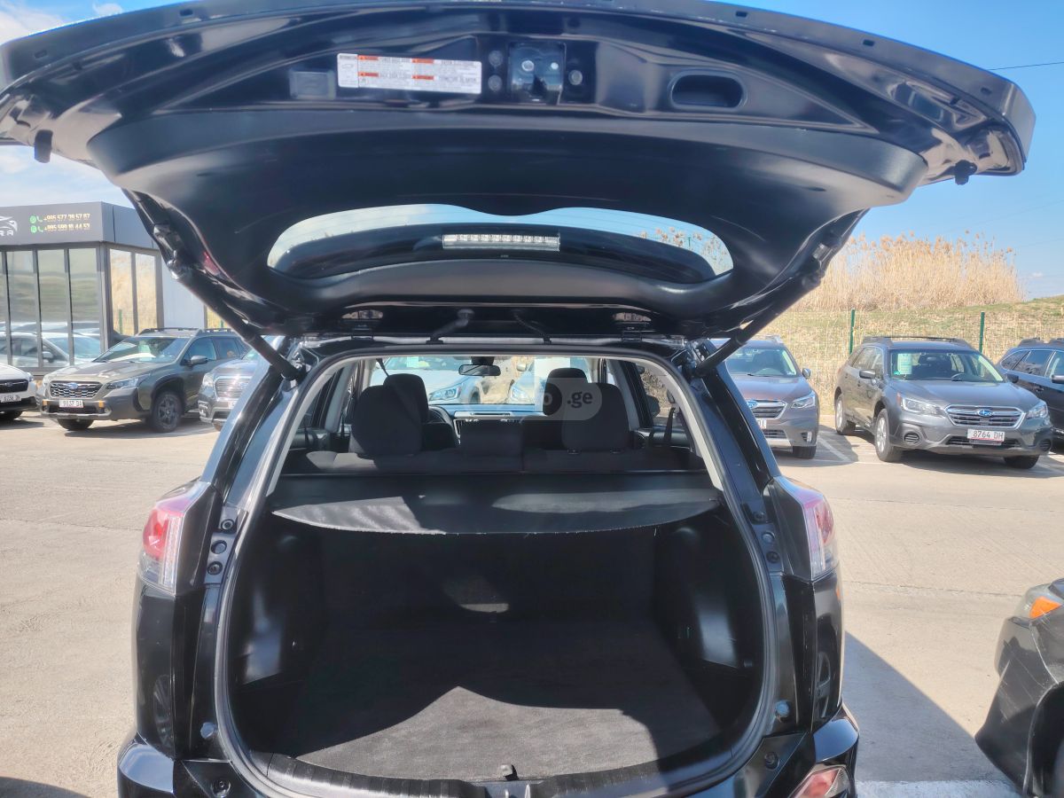 Toyota RAV 4 - фото 6