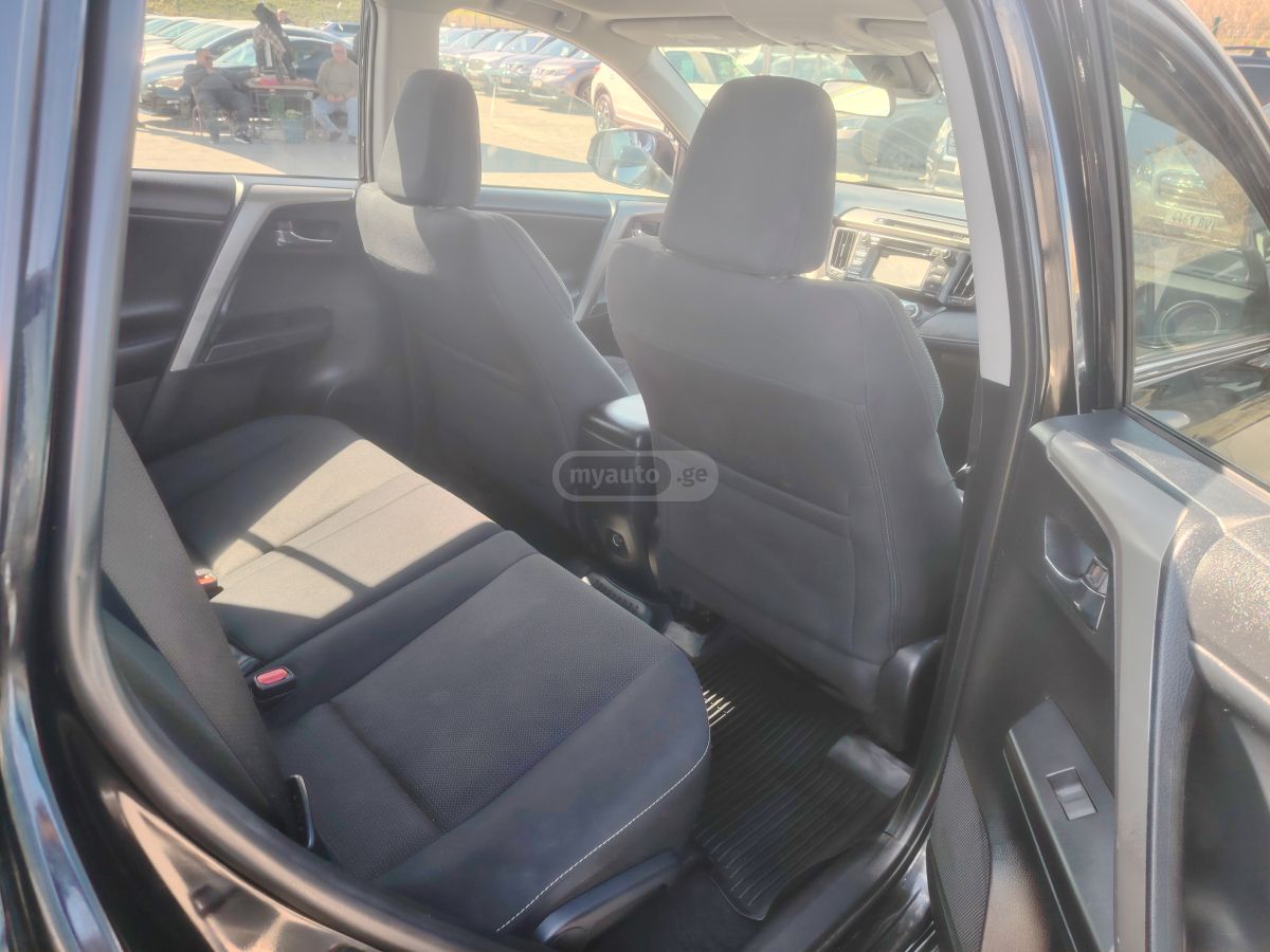 Toyota RAV 4 - фото 8