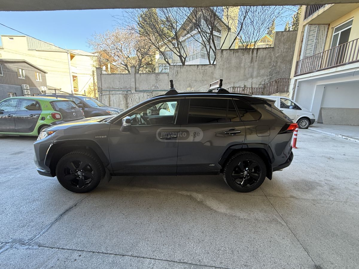 Toyota Rav 4 - фото 5