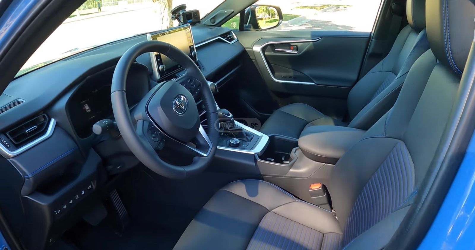 Toyota Rav 4 - фото 6