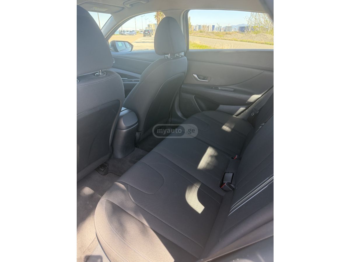 Hyundai Elantra - фото 8