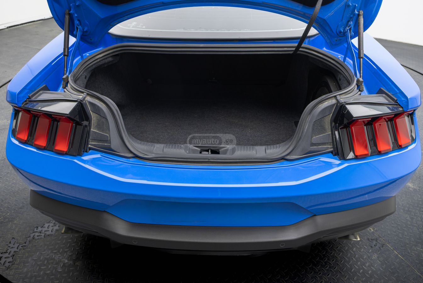 Ford Mustang - фото 8